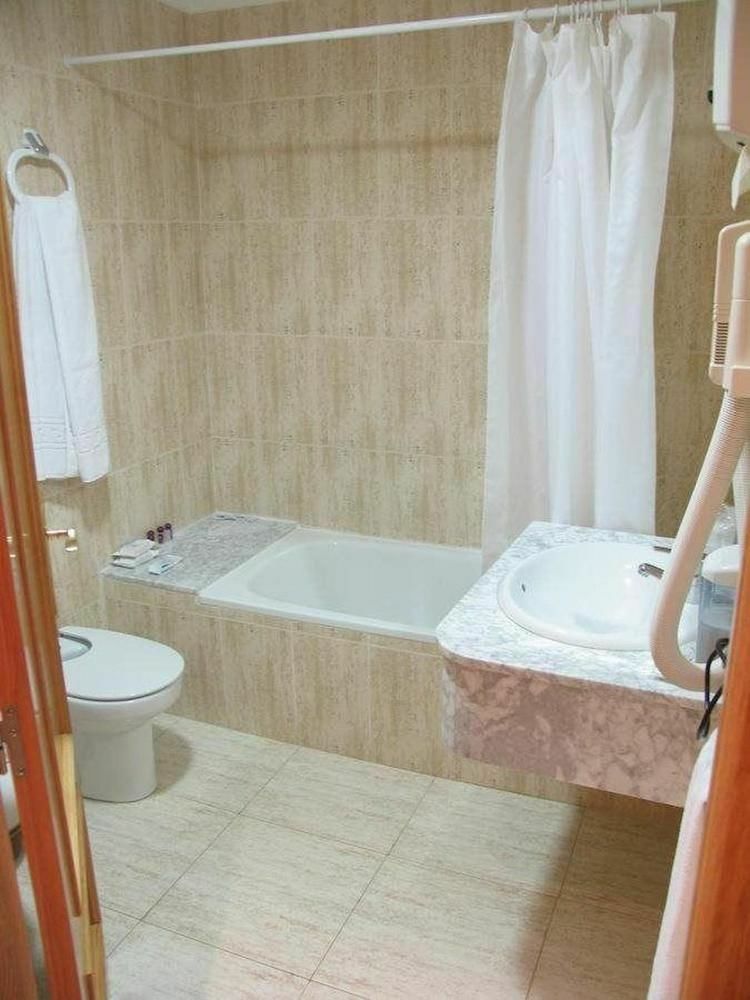 Hostal Imperial كريفايلنت المظهر الخارجي الصورة